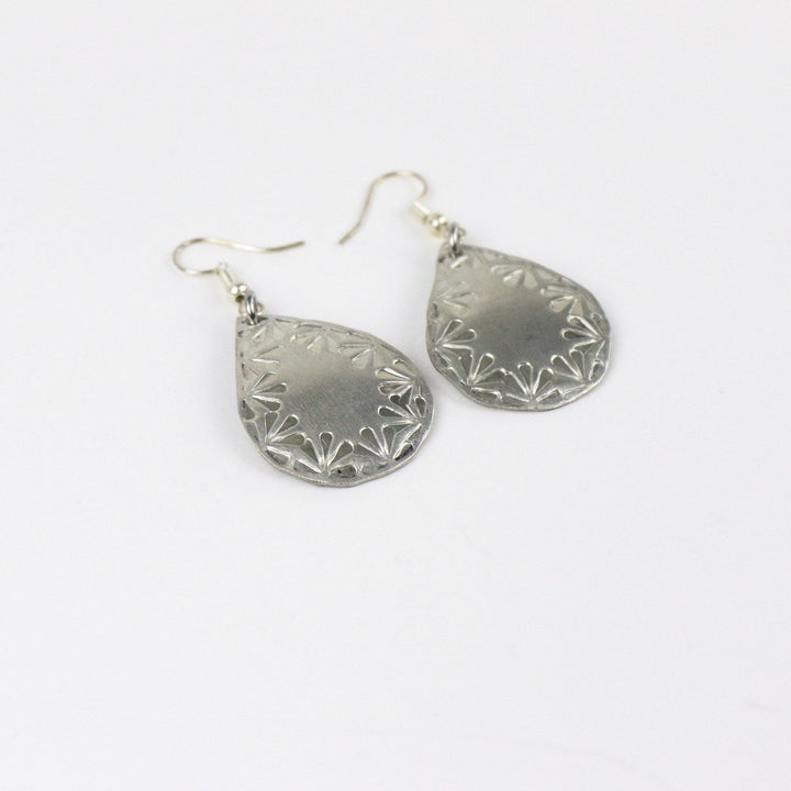 Daisy Teardrop Pewter Earring