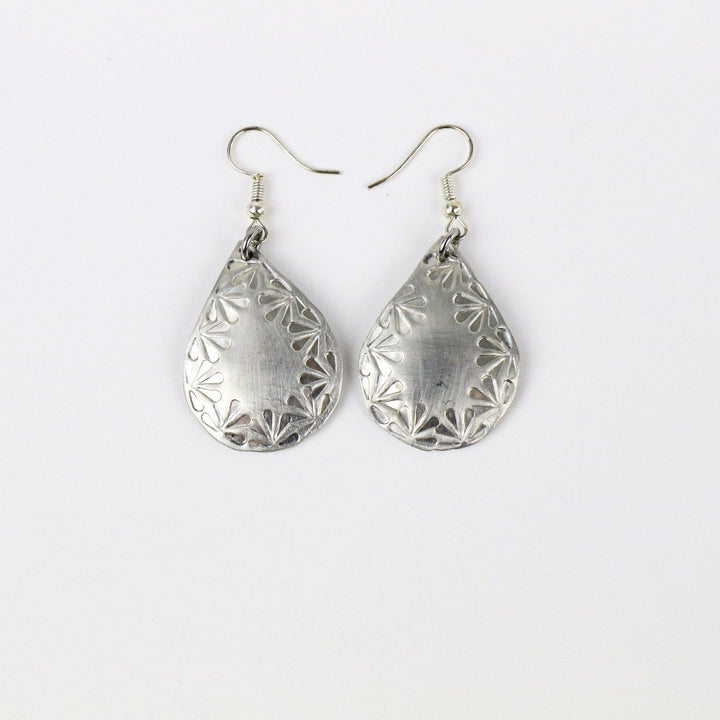 Daisy Teardrop Pewter Earring